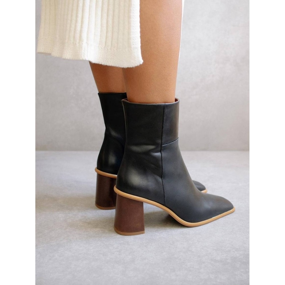 Alohas East Black Leather Square Toe Ankle Boots Wood Block Heel Spain Size 40